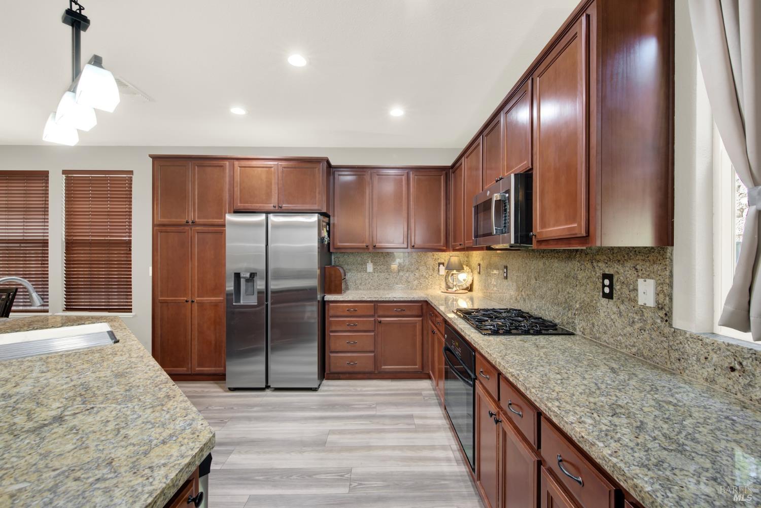 Detail Gallery Image 14 of 51 For 571 Citrine Cir, Fairfield,  CA 94534 - 3 Beds | 2/1 Baths