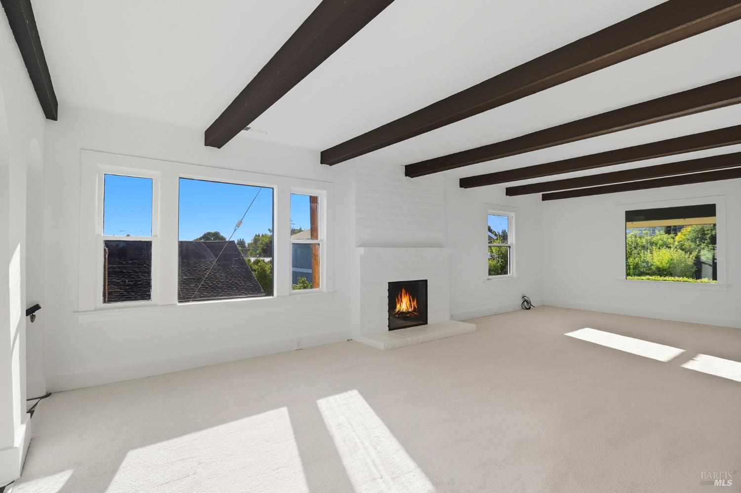 Detail Gallery Image 9 of 40 For 2094 Center Rd, Novato,  CA 94947 - 4 Beds | 2 Baths