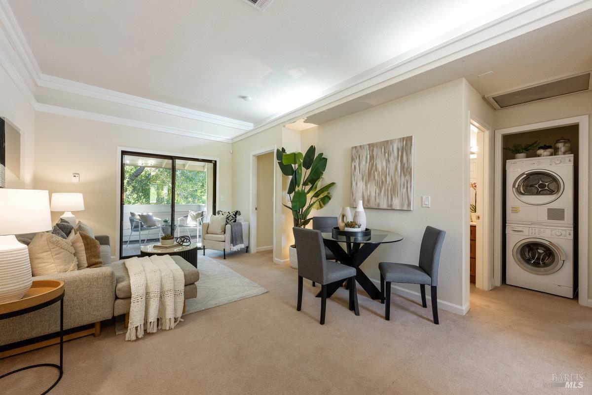 Detail Gallery Image 6 of 28 For 32 Picadilly Ct, San Rafael,  CA 94903 - 2 Beds | 2 Baths