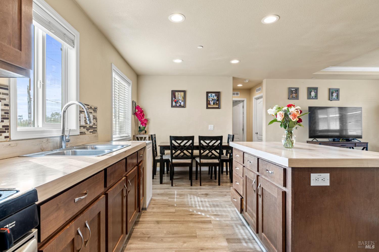 Detail Gallery Image 17 of 56 For 4203 Independence Ln, Vacaville,  CA 95688 - 3 Beds | 2 Baths