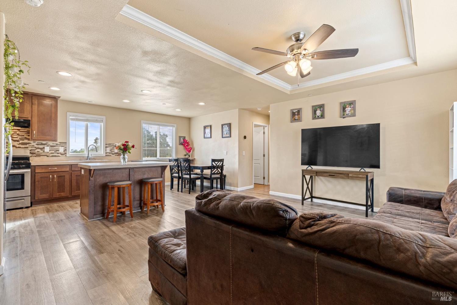 Detail Gallery Image 6 of 56 For 4203 Independence Ln, Vacaville,  CA 95688 - 3 Beds | 2 Baths