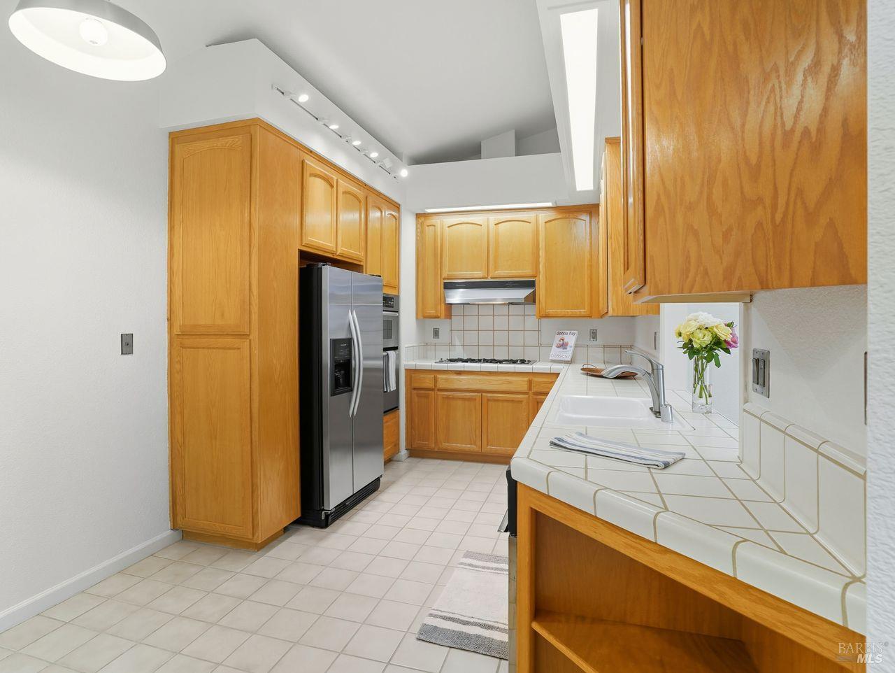 Detail Gallery Image 9 of 46 For 2131 Stonefield Ln, Santa Rosa,  CA 95403 - 2 Beds | 2/1 Baths