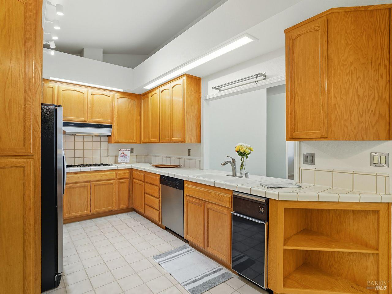 Detail Gallery Image 14 of 46 For 2131 Stonefield Ln, Santa Rosa,  CA 95403 - 2 Beds | 2/1 Baths