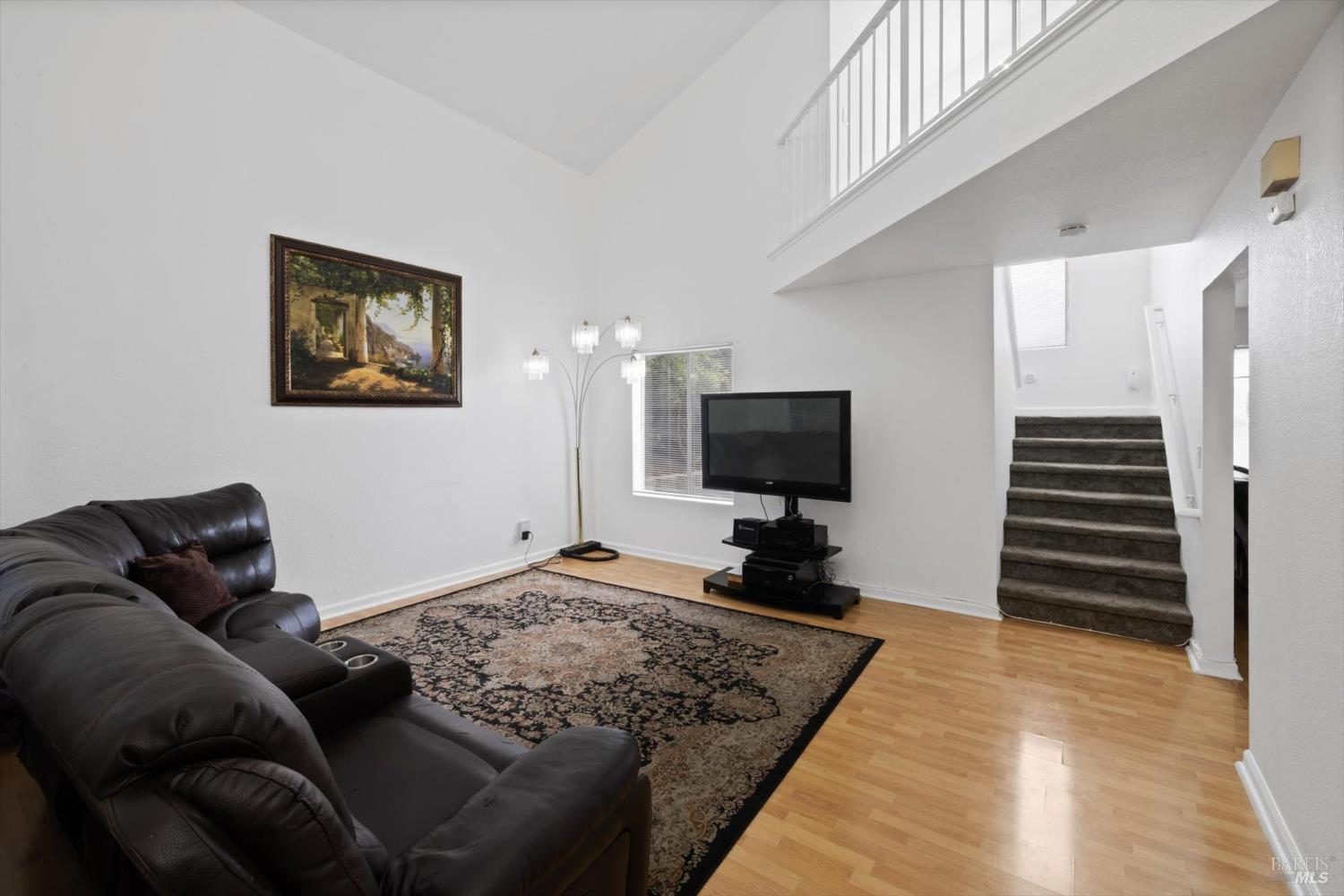 Detail Gallery Image 8 of 31 For 191 Cimarron Dr, Vallejo,  CA 94589 - 3 Beds | 2/1 Baths