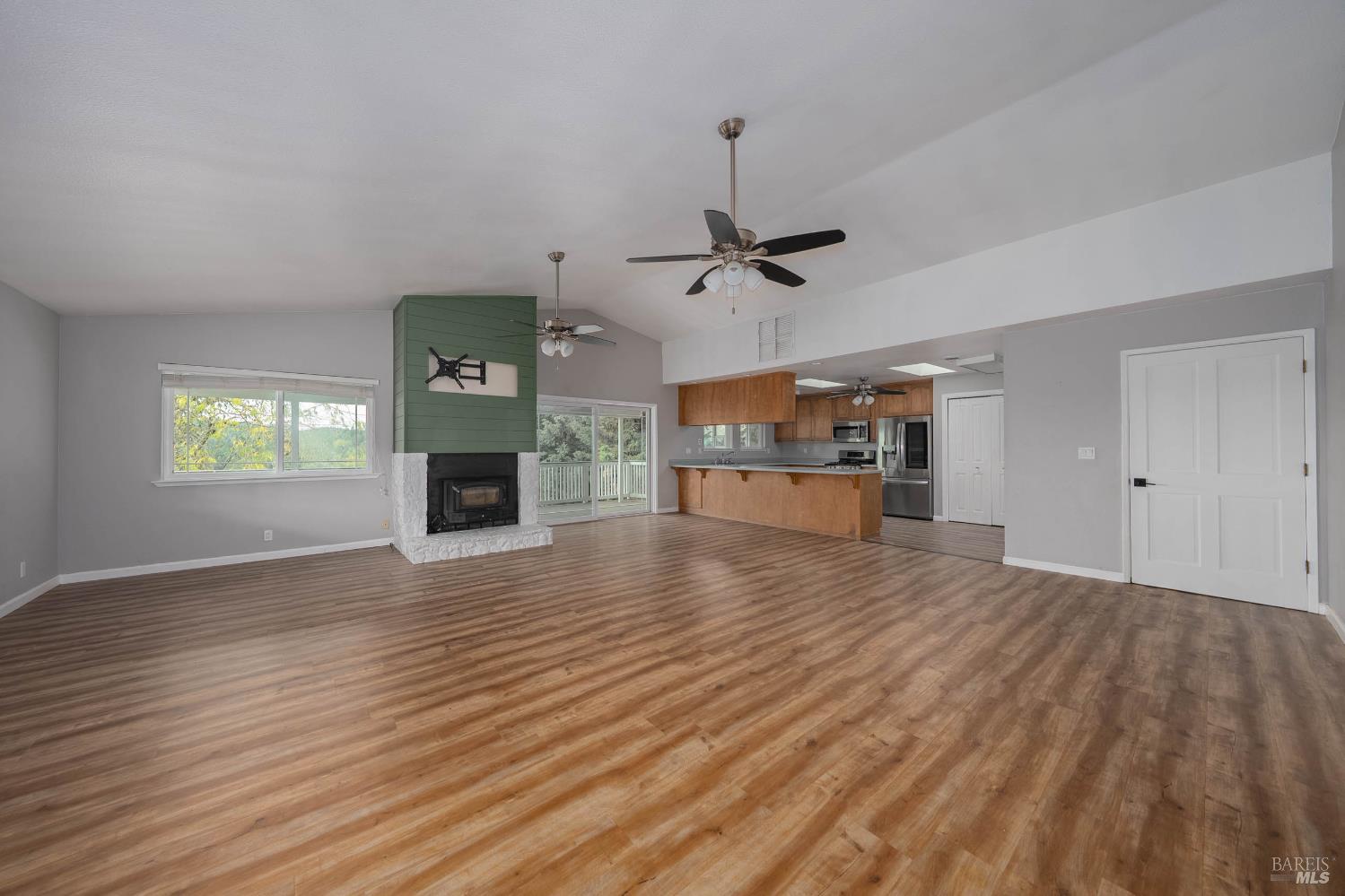 Detail Gallery Image 9 of 40 For 27180 Oriole Dr, Willits,  CA 95490 - 4 Beds | 2 Baths