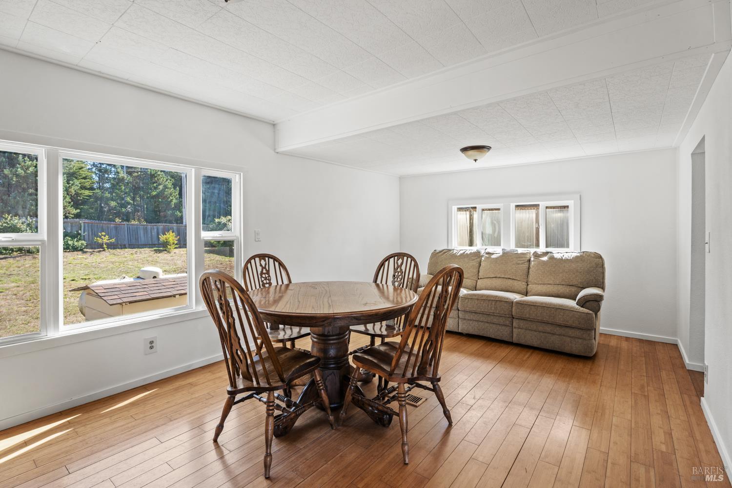 Detail Gallery Image 3 of 25 For 16700 Mitchell Creek Dr, Fort Bragg,  CA 95437 - 2 Beds | 1 Baths