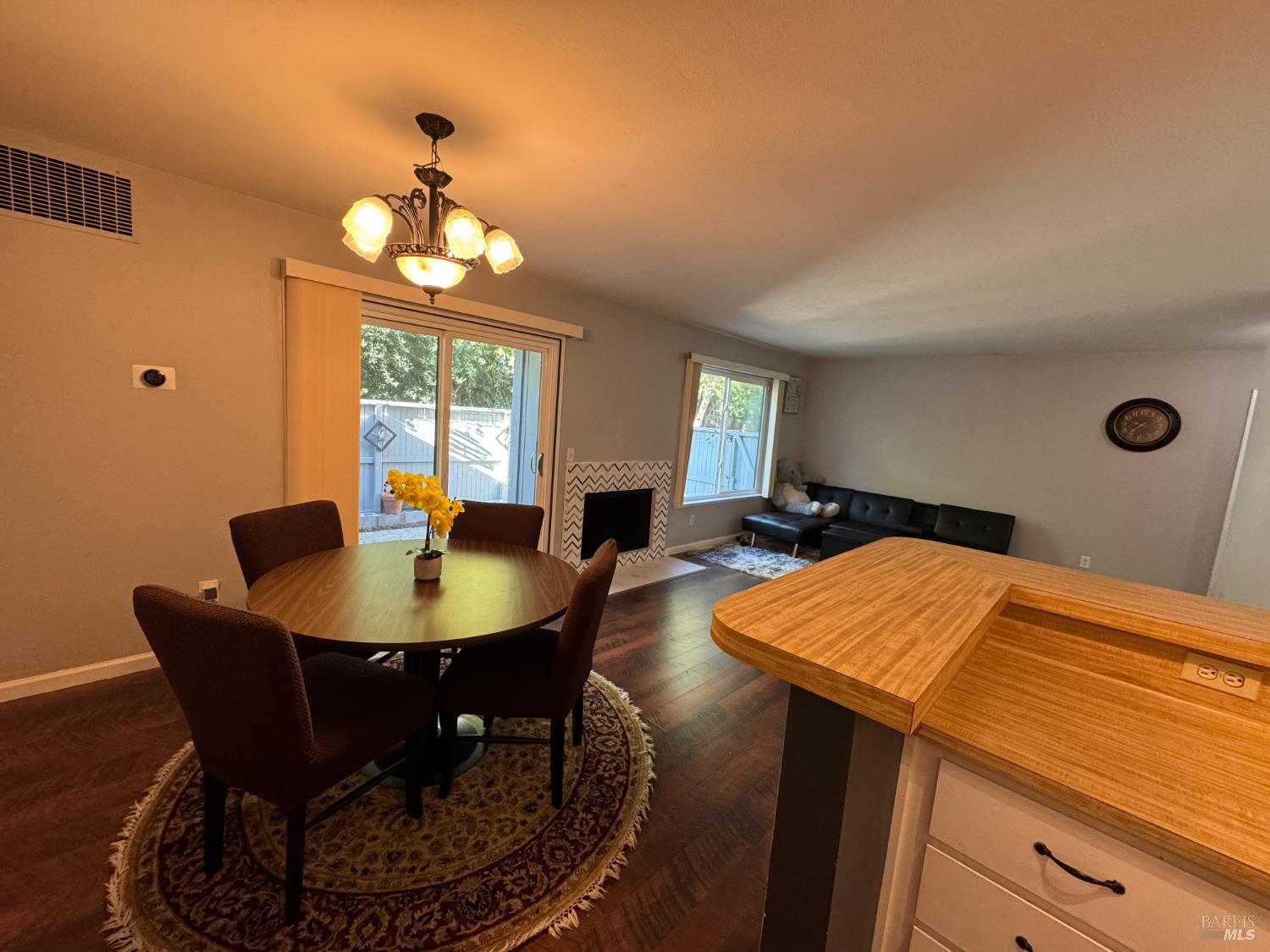 Detail Gallery Image 23 of 65 For 58 Scottsdale Way, Novato,  CA 94945 - 2 Beds | 1/1 Baths