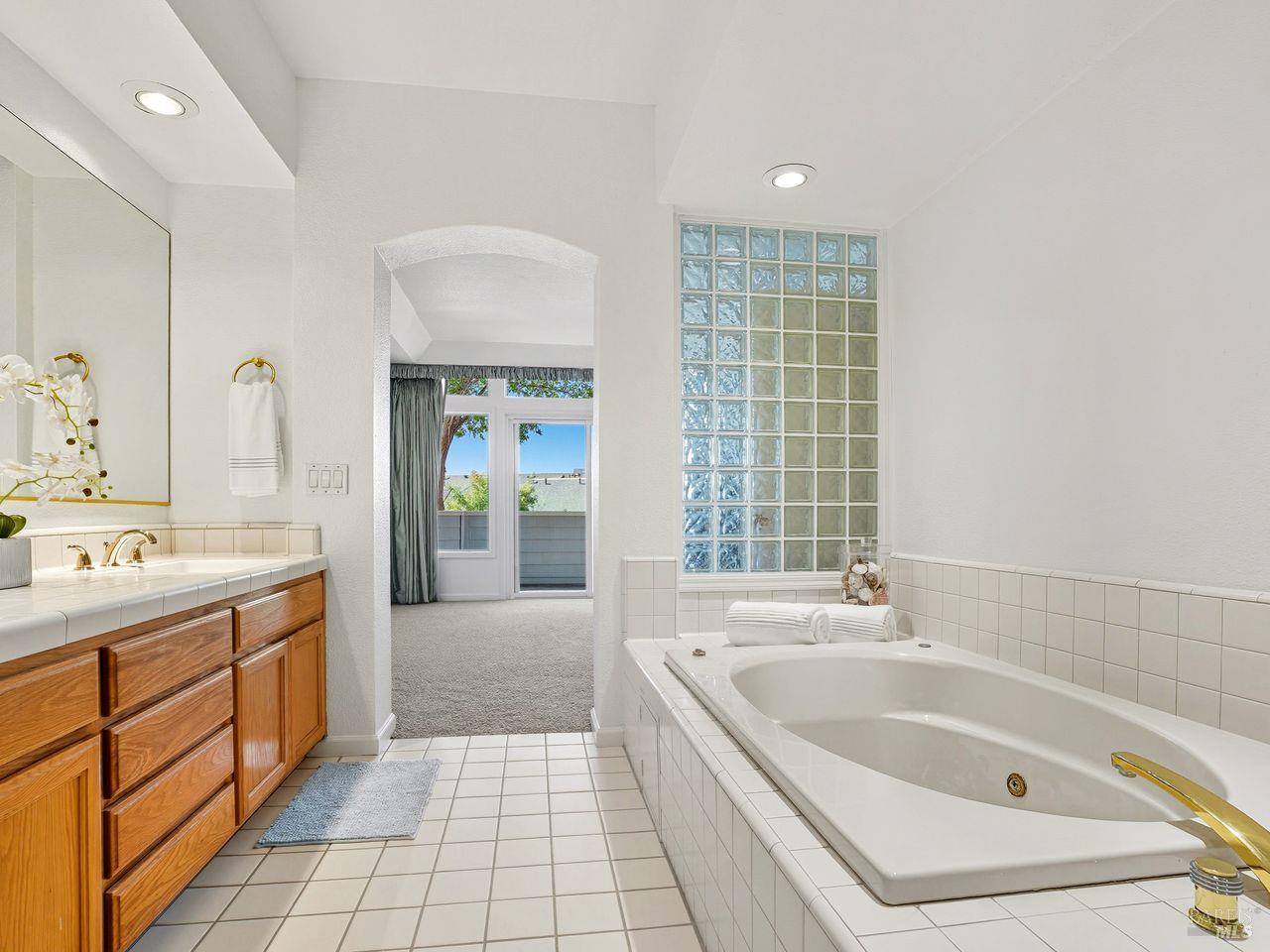 Detail Gallery Image 35 of 46 For 2131 Stonefield Ln, Santa Rosa,  CA 95403 - 2 Beds | 2/1 Baths