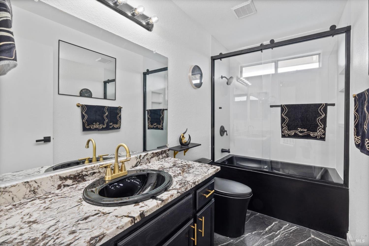 Detail Gallery Image 23 of 31 For 191 Cimarron Dr, Vallejo,  CA 94589 - 3 Beds | 2/1 Baths