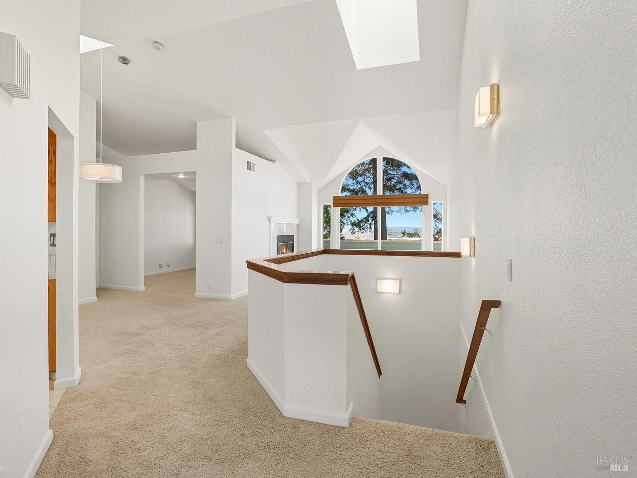 Detail Gallery Image 4 of 46 For 2131 Stonefield Ln, Santa Rosa,  CA 95403 - 2 Beds | 2/1 Baths