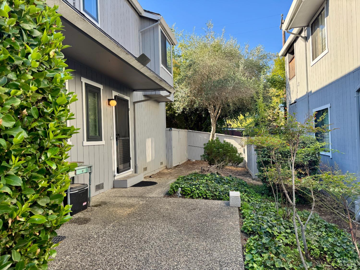 Detail Gallery Image 3 of 65 For 58 Scottsdale Way, Novato,  CA 94945 - 2 Beds | 1/1 Baths