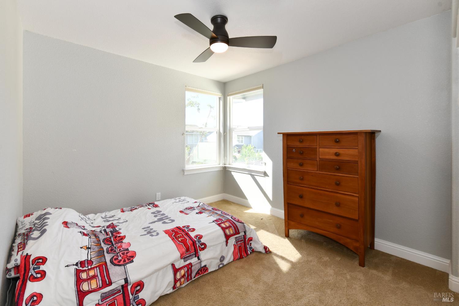 Detail Gallery Image 24 of 36 For 1185 Rochioli Dr, Windsor,  CA 95492 - 4 Beds | 2/1 Baths