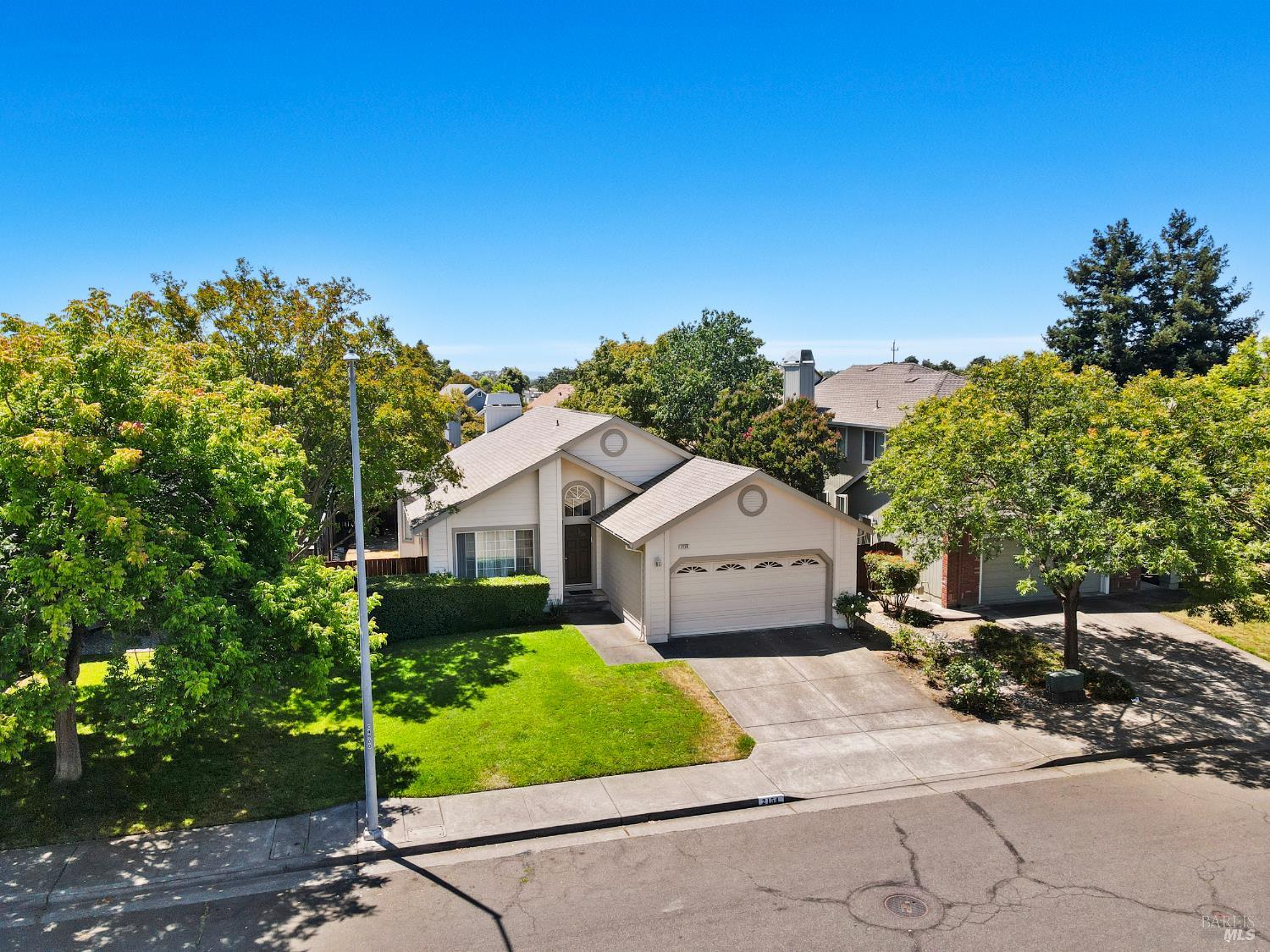 Detail Gallery Image 41 of 42 For 2154 Nw Longhorn Cir, Santa Rosa,  CA 95401 - 3 Beds | 2 Baths