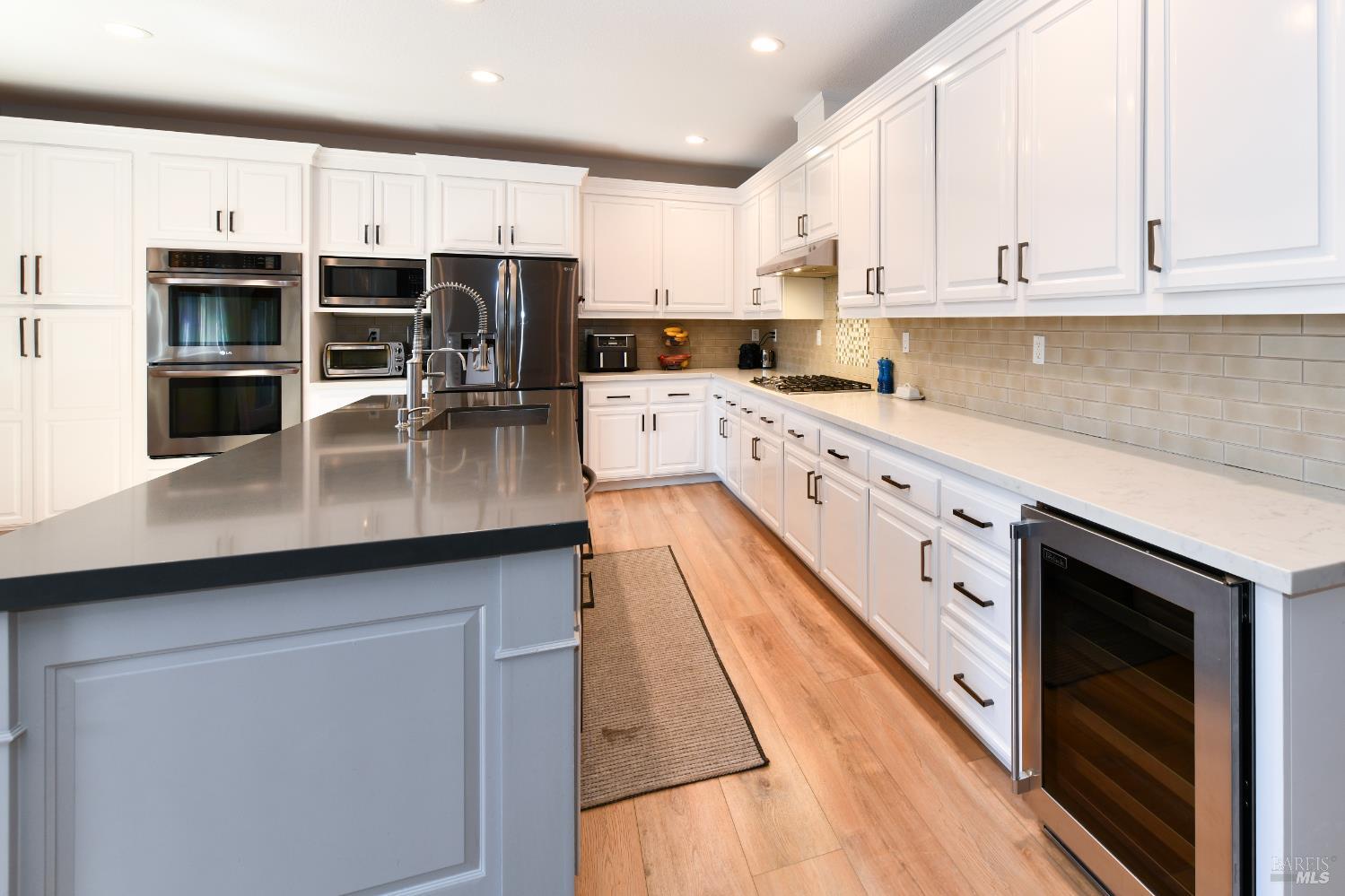 Detail Gallery Image 15 of 36 For 1185 Rochioli Dr, Windsor,  CA 95492 - 4 Beds | 2/1 Baths