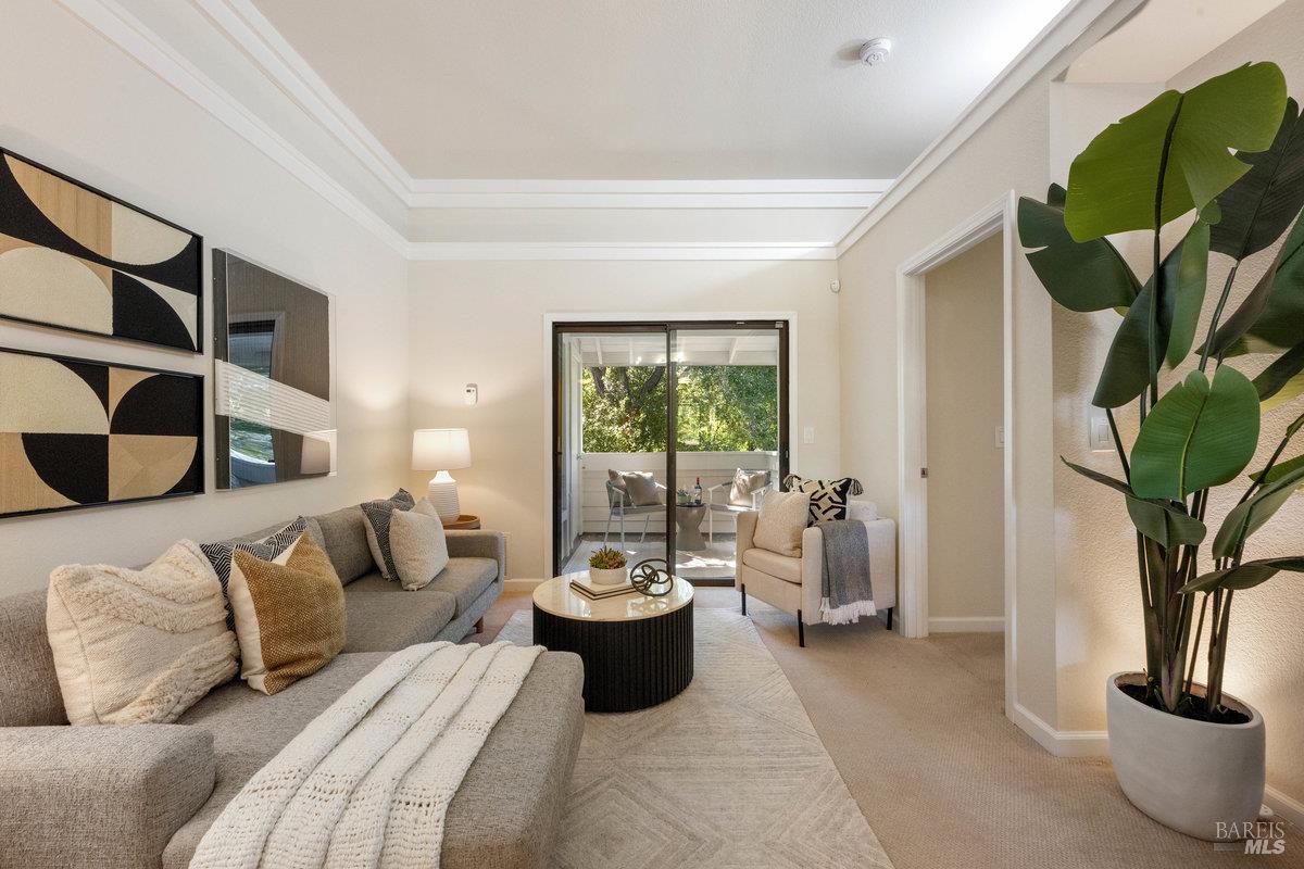 Detail Gallery Image 2 of 28 For 32 Picadilly Ct, San Rafael,  CA 94903 - 2 Beds | 2 Baths