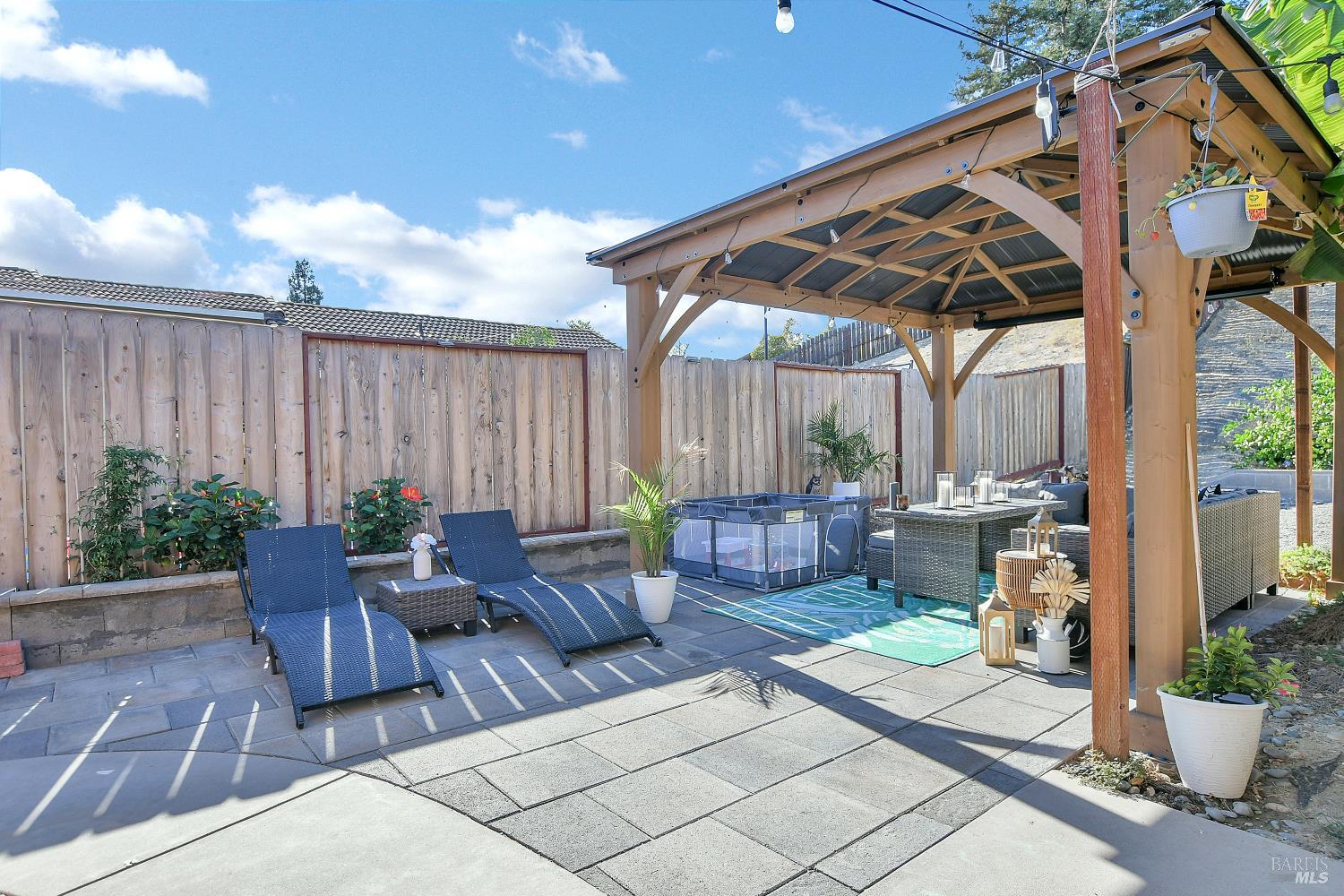 Detail Gallery Image 14 of 20 For 2705 Asilomar Dr, Antioch,  CA 94531 - 3 Beds | 2 Baths