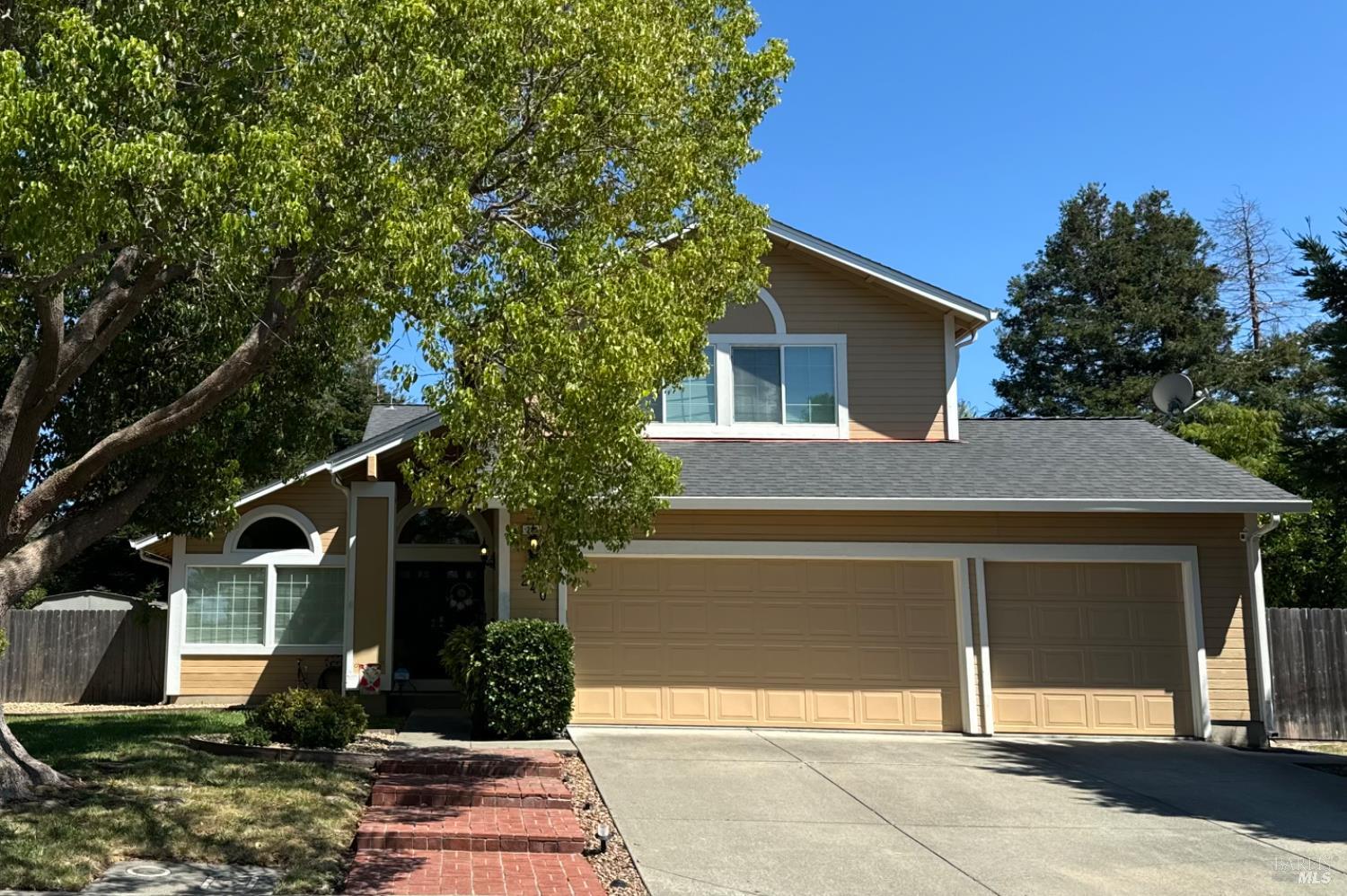 Detail Gallery Image 2 of 22 For 240 Newbury Way, American Canyon,  CA 94503 - 4 Beds | 3 Baths