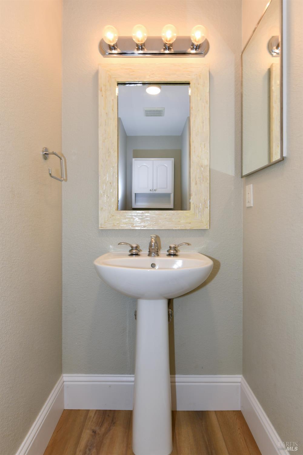 Detail Gallery Image 16 of 36 For 1185 Rochioli Dr, Windsor,  CA 95492 - 4 Beds | 2/1 Baths