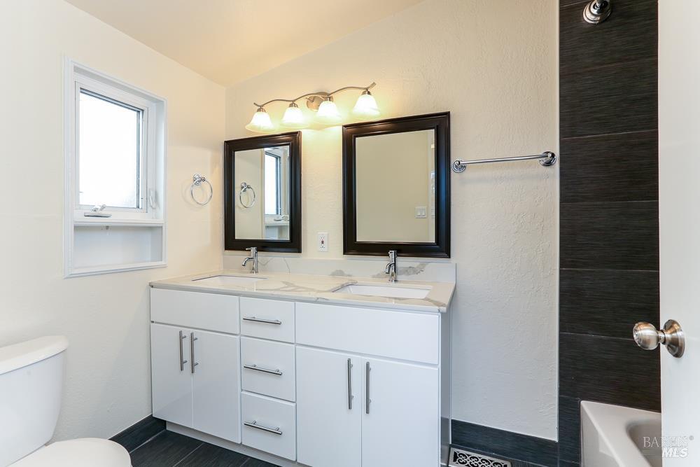 Detail Gallery Image 6 of 25 For 689 Butte St, Sausalito,  CA 94965 - 2 Beds | 1 Baths