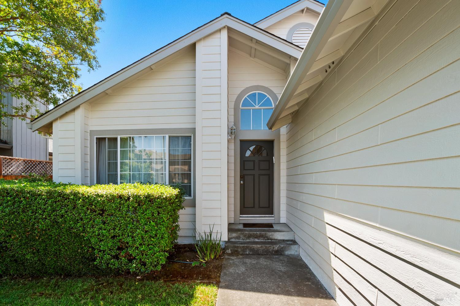 Detail Gallery Image 7 of 42 For 2154 Nw Longhorn Cir, Santa Rosa,  CA 95401 - 3 Beds | 2 Baths