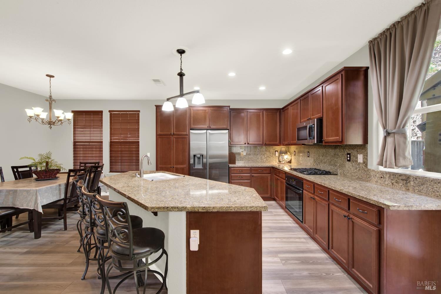 Detail Gallery Image 16 of 51 For 571 Citrine Cir, Fairfield,  CA 94534 - 3 Beds | 2/1 Baths