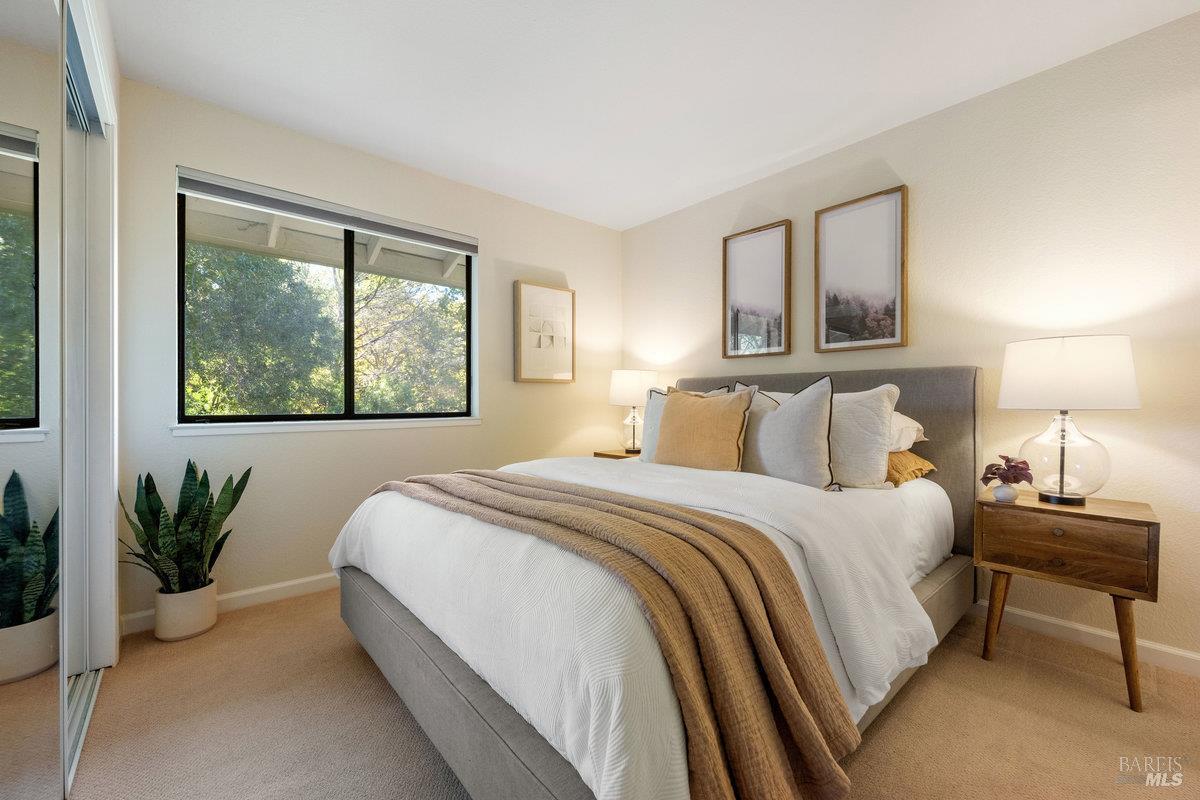Detail Gallery Image 10 of 28 For 32 Picadilly Ct, San Rafael,  CA 94903 - 2 Beds | 2 Baths