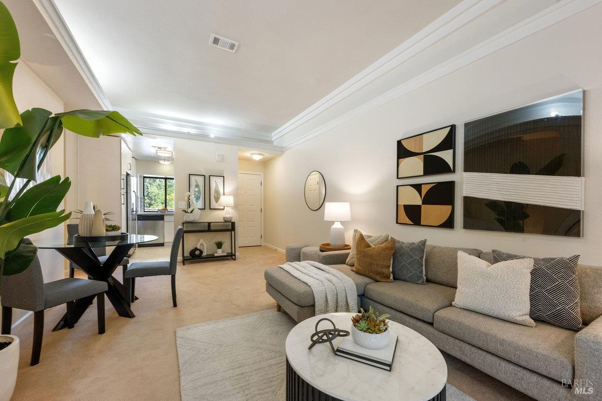 Detail Gallery Image 4 of 28 For 32 Picadilly Ct, San Rafael,  CA 94903 - 2 Beds | 2 Baths