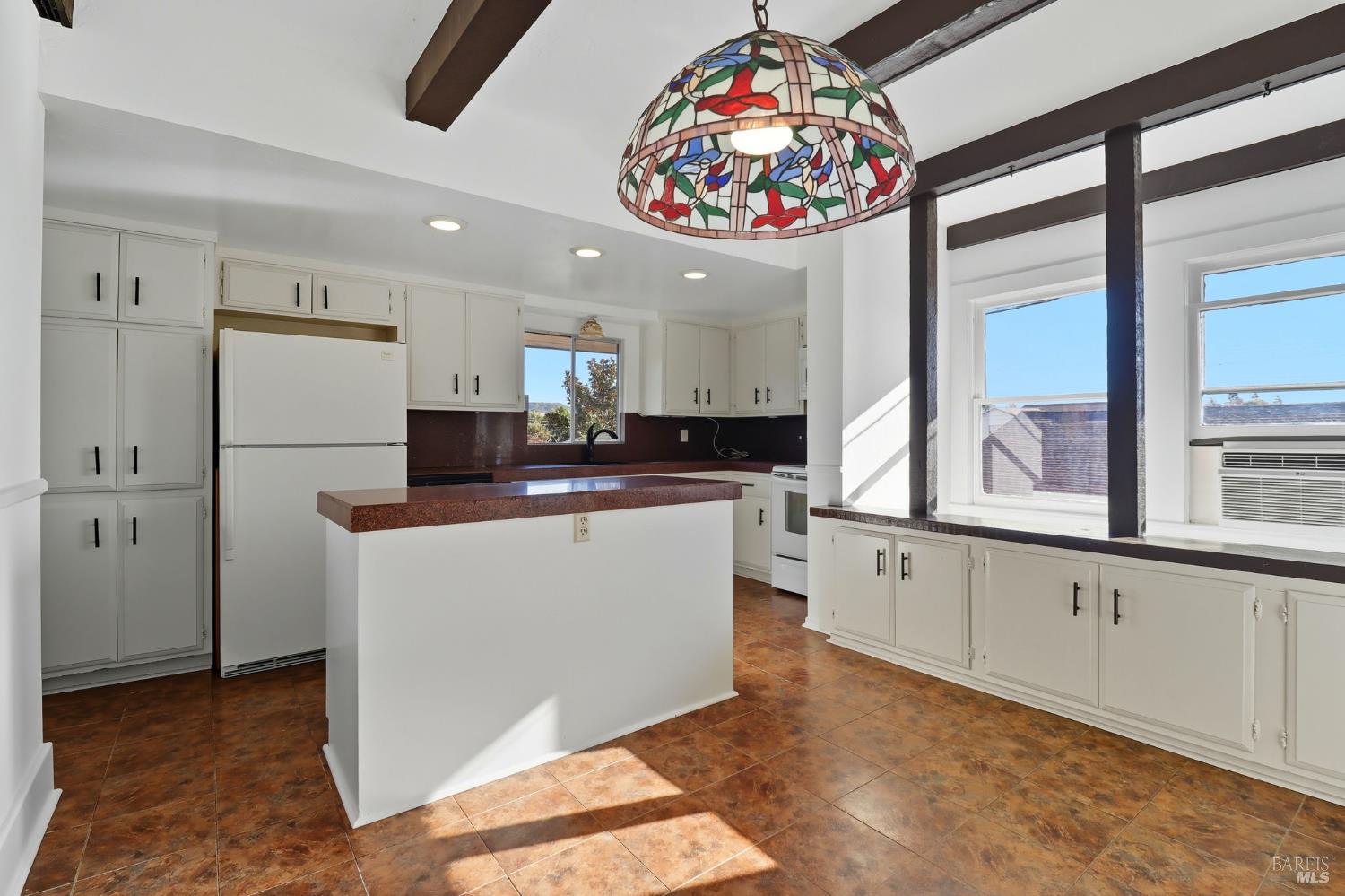 Detail Gallery Image 11 of 40 For 2094 Center Rd, Novato,  CA 94947 - 4 Beds | 2 Baths