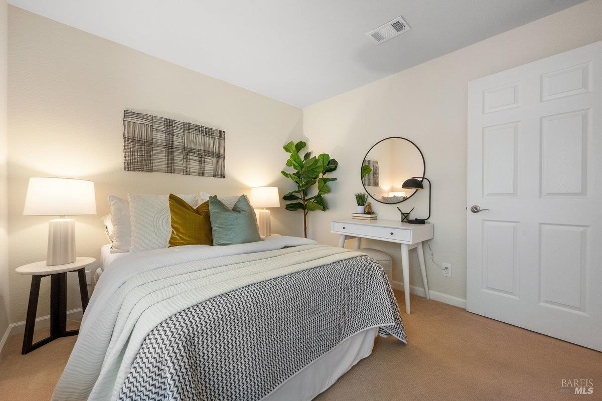 Detail Gallery Image 14 of 28 For 32 Picadilly Ct, San Rafael,  CA 94903 - 2 Beds | 2 Baths