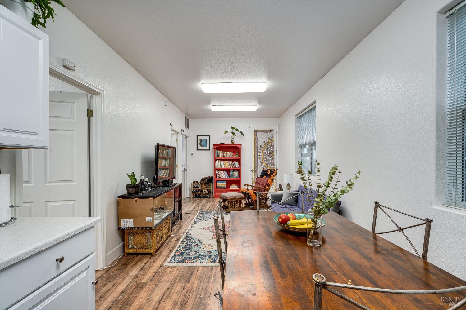 Detail Gallery Image 5 of 33 For 1171 Gravenstein Hwy, Sebastopol,  CA 95472 - – Beds | – Baths