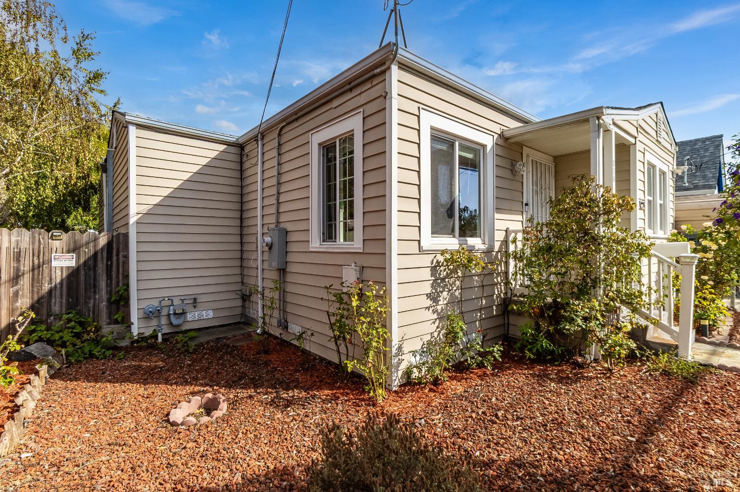 Detail Gallery Image 5 of 62 For 216 Phelan Ave, Vallejo,  CA 94590 - 3 Beds | 2 Baths