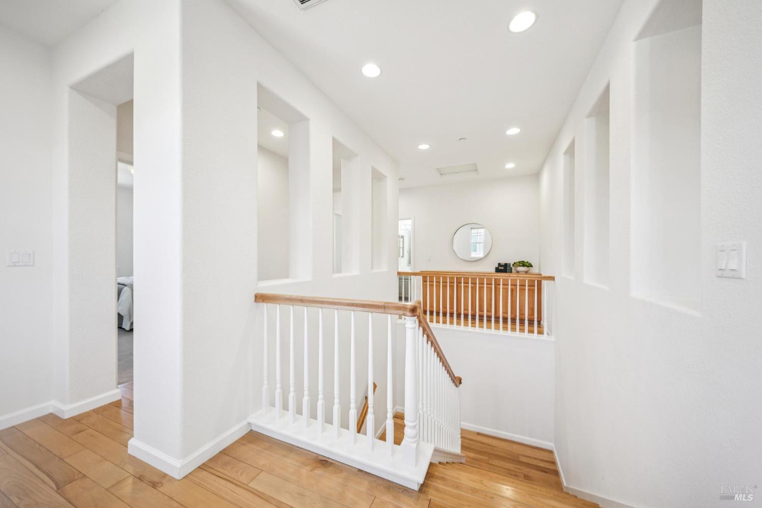 Detail Gallery Image 27 of 52 For 71 Oak Grove Dr, Novato,  CA 94949 - 4 Beds | 3/1 Baths