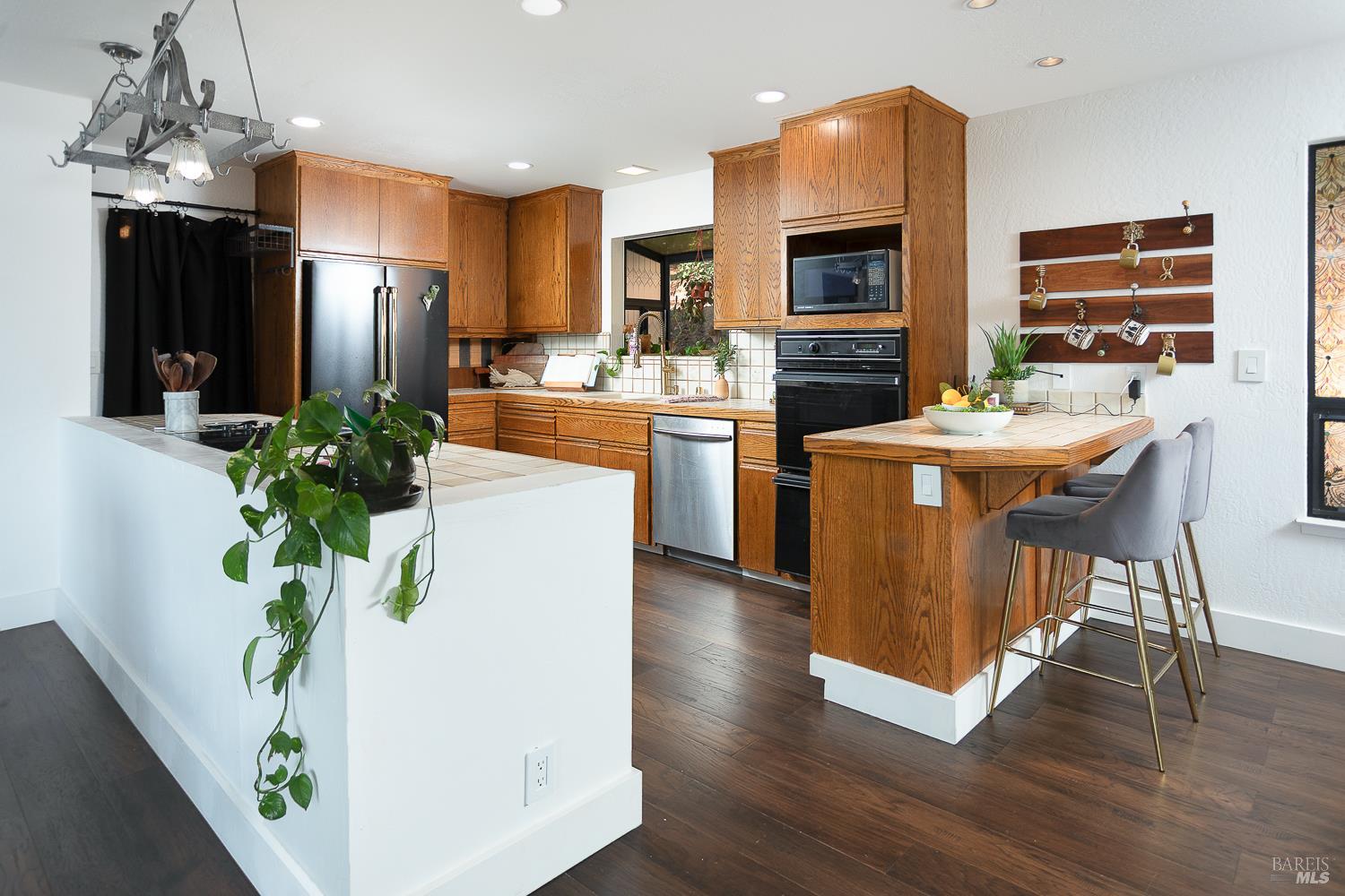 Detail Gallery Image 16 of 61 For 17090 Debbie Rd, Los Gatos,  CA 95033 - 3 Beds | 2 Baths