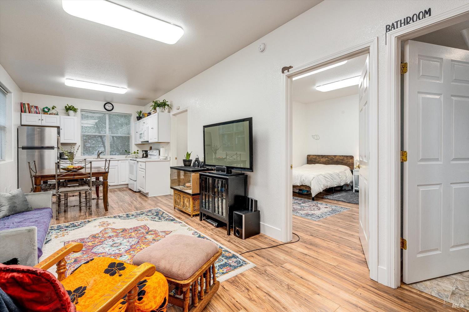 Detail Gallery Image 6 of 33 For 1171 Gravenstein Hwy, Sebastopol,  CA 95472 - – Beds | – Baths