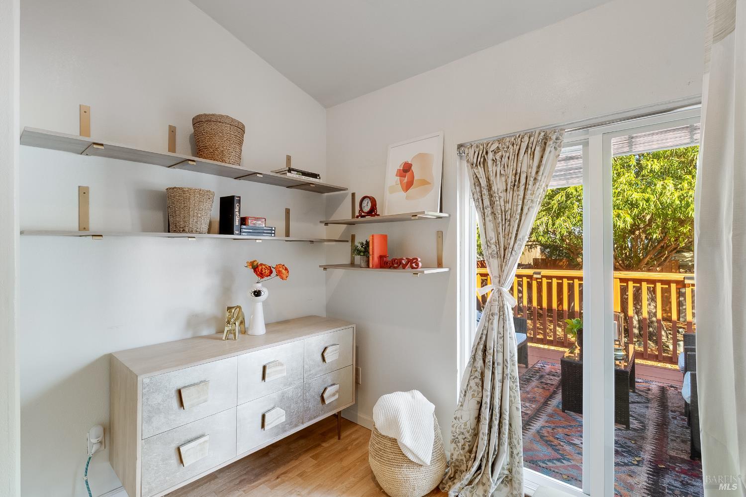 Detail Gallery Image 24 of 62 For 216 Phelan Ave, Vallejo,  CA 94590 - 3 Beds | 2 Baths