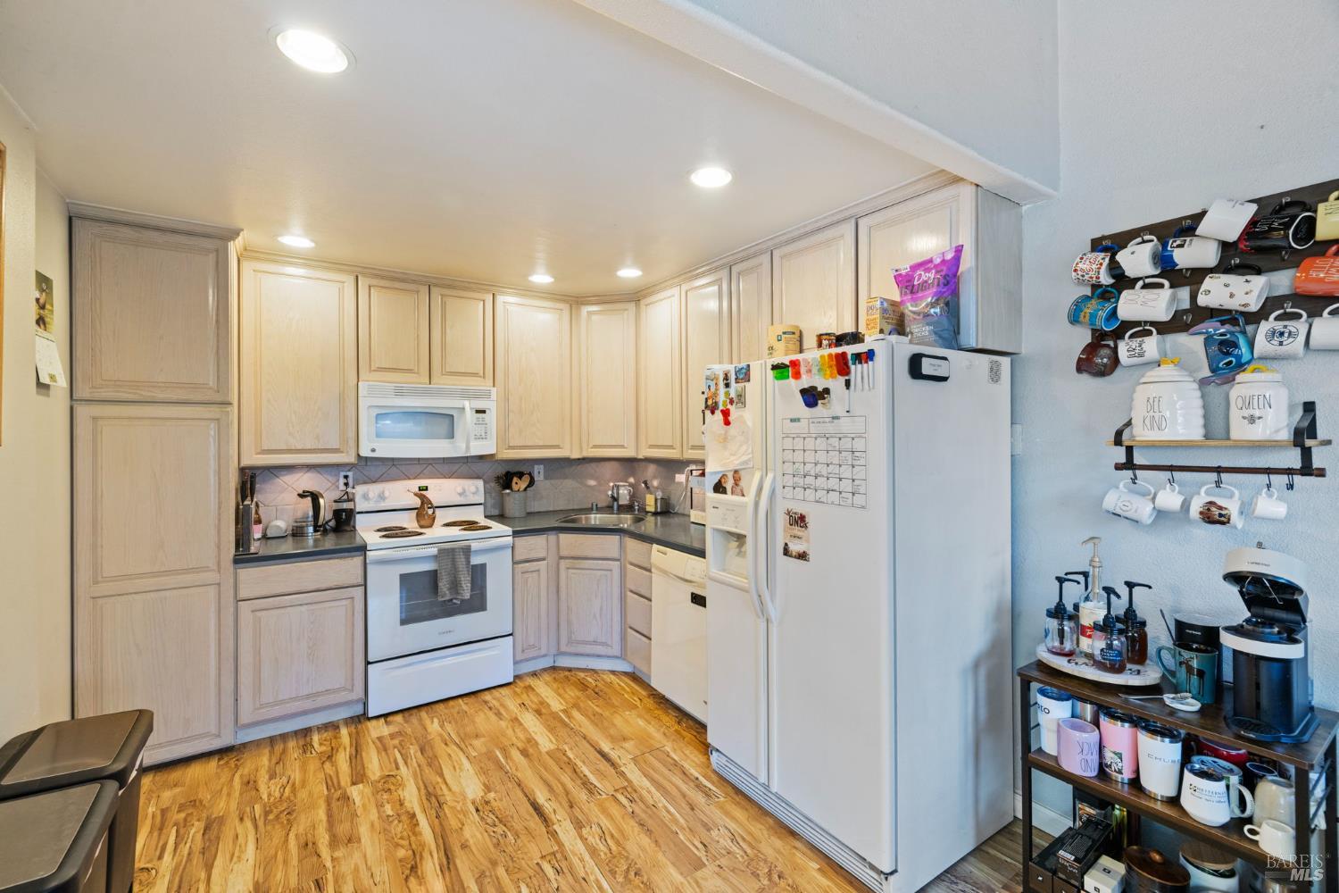 Detail Gallery Image 10 of 28 For 6469 Meadow Pines Ave, Rohnert Park,  CA 94928 - 2 Beds | 1/1 Baths