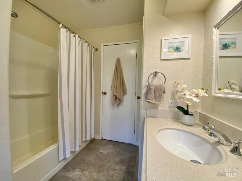 Detail Gallery Image 13 of 35 For 8 San Lucas Ct, Saint Helena,  CA 94574 - 2 Beds | 2 Baths