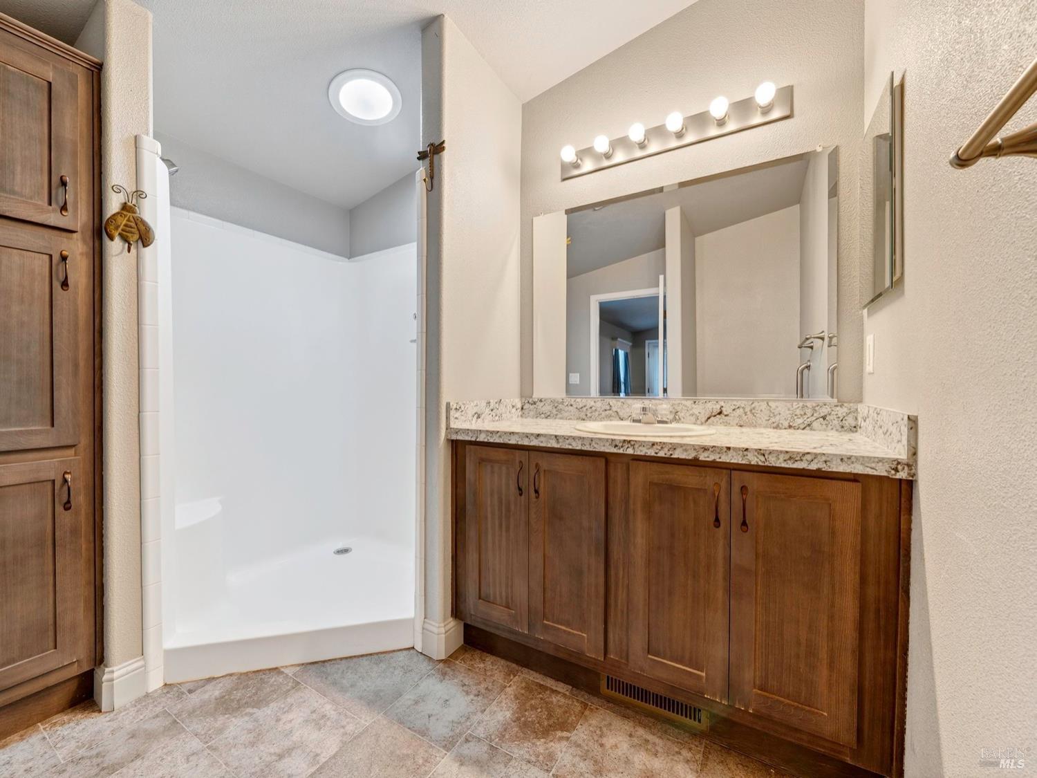Detail Gallery Image 17 of 49 For 1154 Adrienne Way, Santa Rosa,  CA 95401 - 3 Beds | 2 Baths