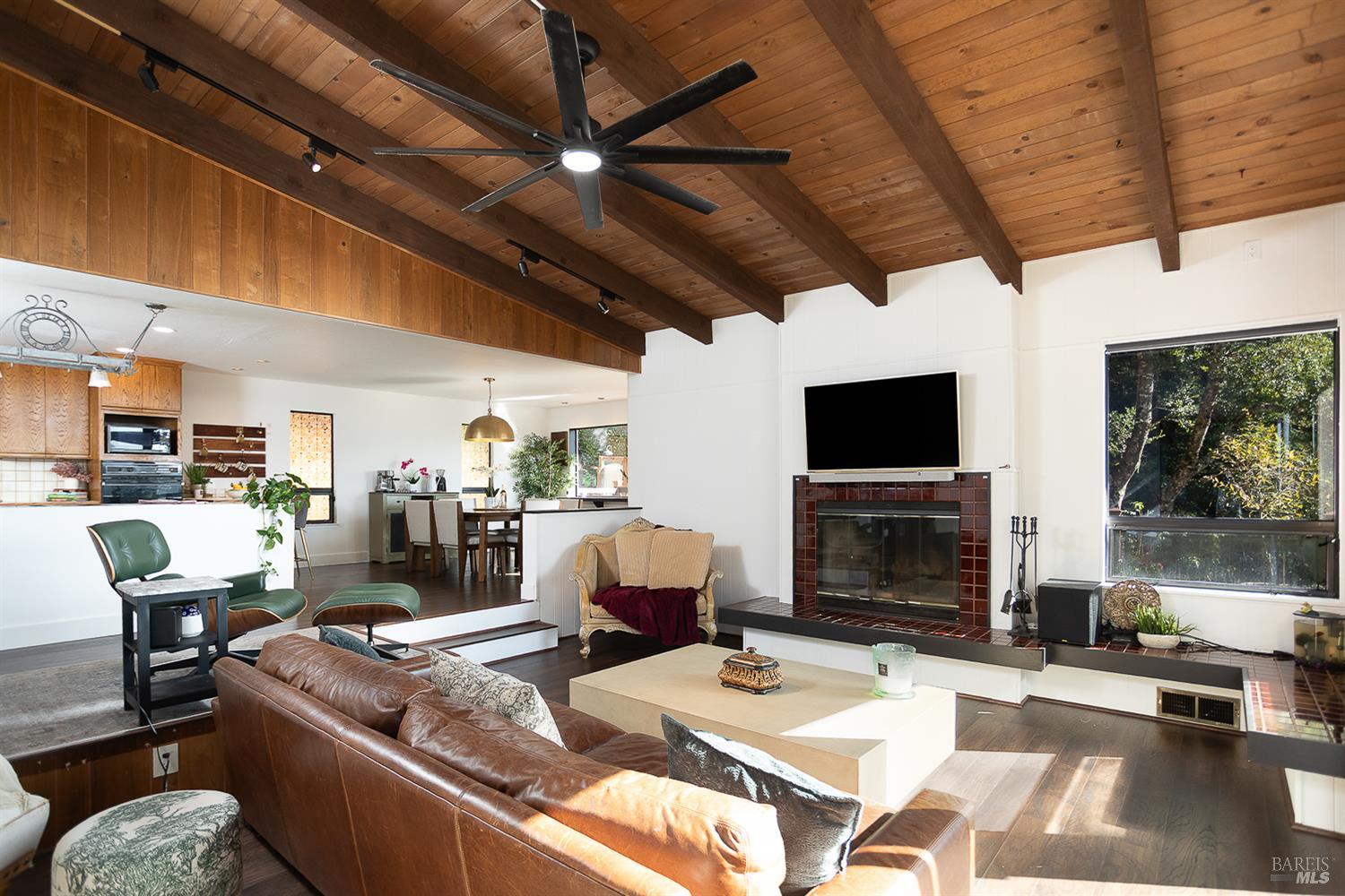 Detail Gallery Image 11 of 61 For 17090 Debbie Rd, Los Gatos,  CA 95033 - 3 Beds | 2 Baths