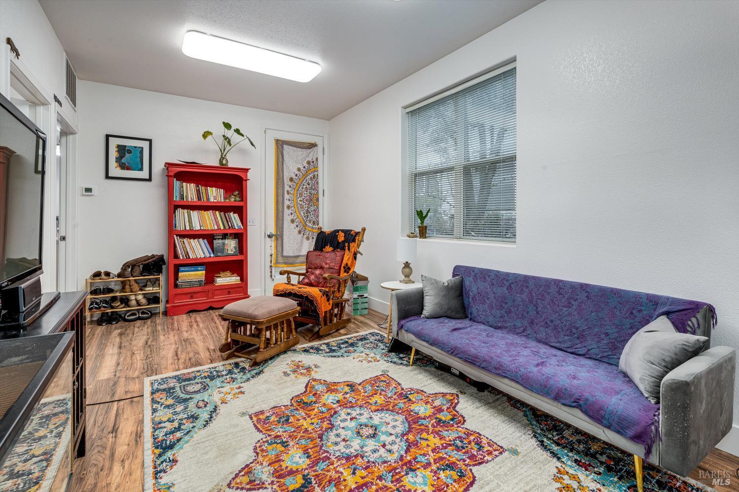 Detail Gallery Image 7 of 33 For 1171 Gravenstein Hwy, Sebastopol,  CA 95472 - – Beds | – Baths