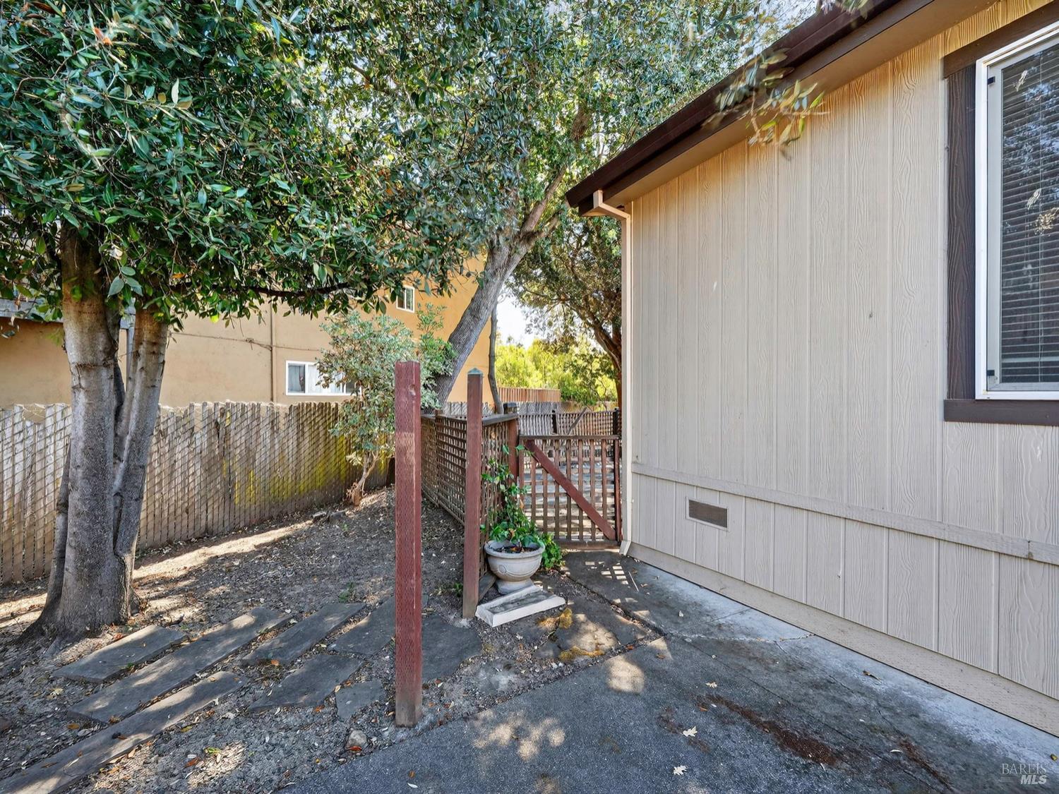 Detail Gallery Image 34 of 49 For 1154 Adrienne Way, Santa Rosa,  CA 95401 - 3 Beds | 2 Baths