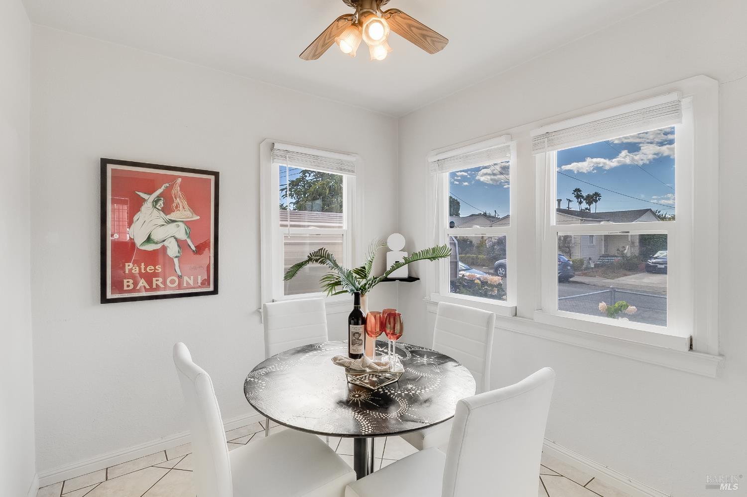 Detail Gallery Image 10 of 62 For 216 Phelan Ave, Vallejo,  CA 94590 - 3 Beds | 2 Baths