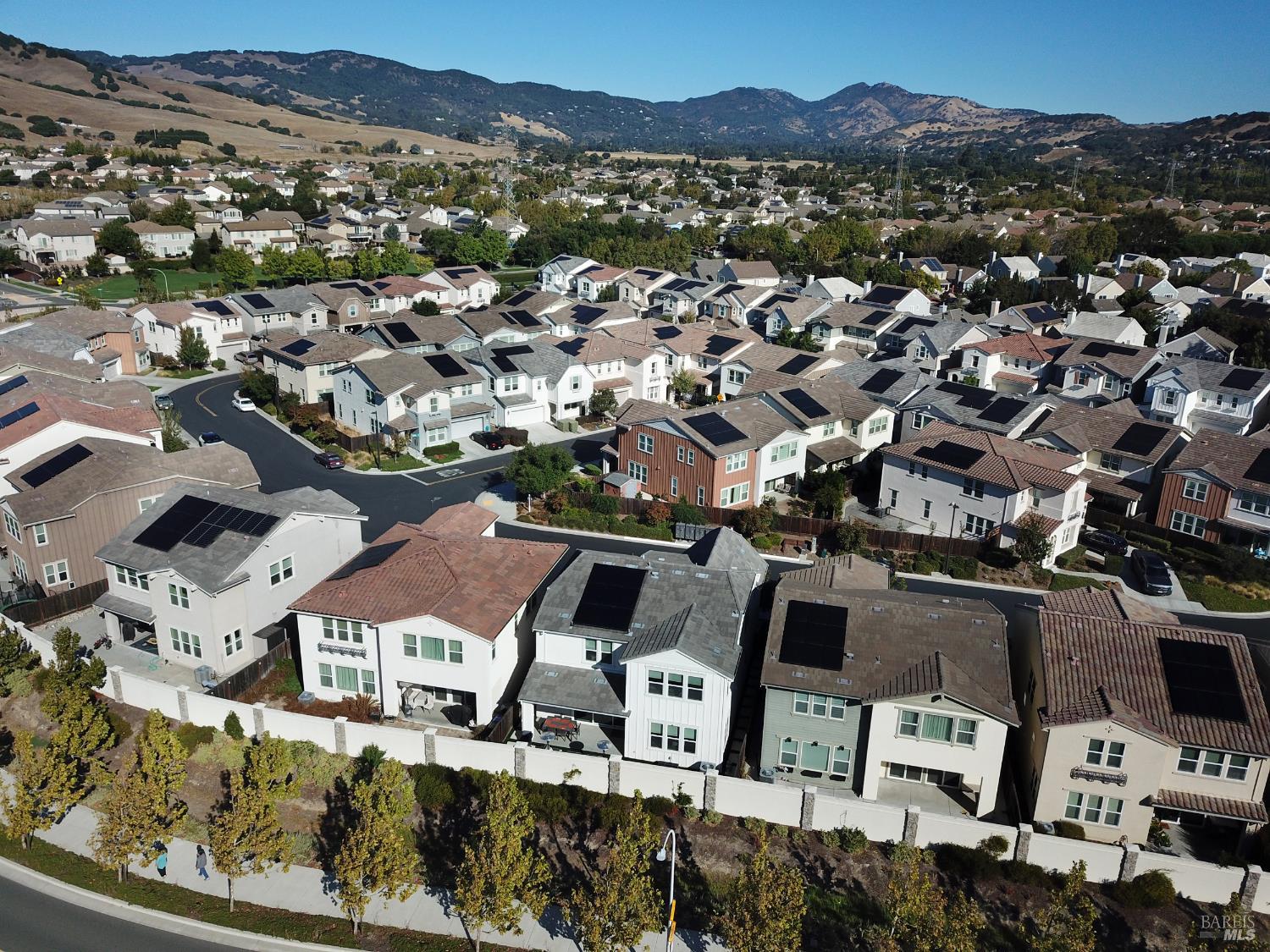 Detail Gallery Image 3 of 45 For 5305 Gather Way, Fairfield,  CA 94534 - 3 Beds | 2/1 Baths