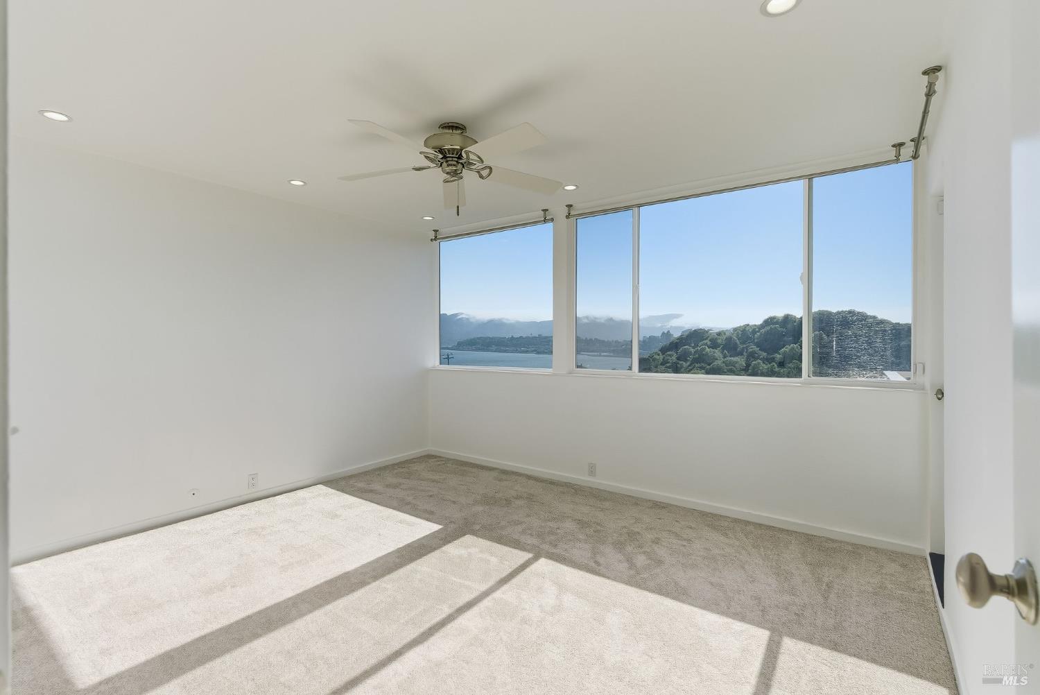 Detail Gallery Image 17 of 38 For 34 Andrew Dr #135,  Tiburon,  CA 94920 - 2 Beds | 1 Baths