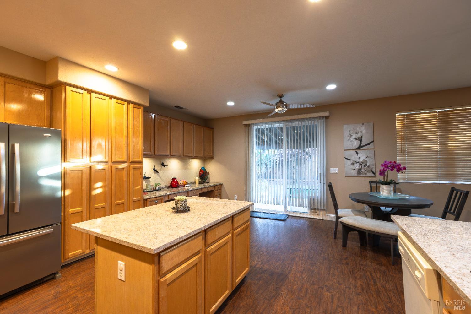 Detail Gallery Image 6 of 44 For 4109 Cedarvale Ct, Fairfield,  CA 94534 - 4 Beds | 2/1 Baths