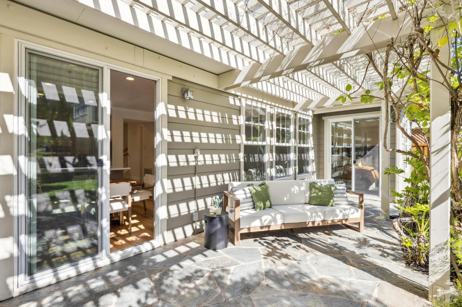 Detail Gallery Image 46 of 52 For 71 Oak Grove Dr, Novato,  CA 94949 - 4 Beds | 3/1 Baths