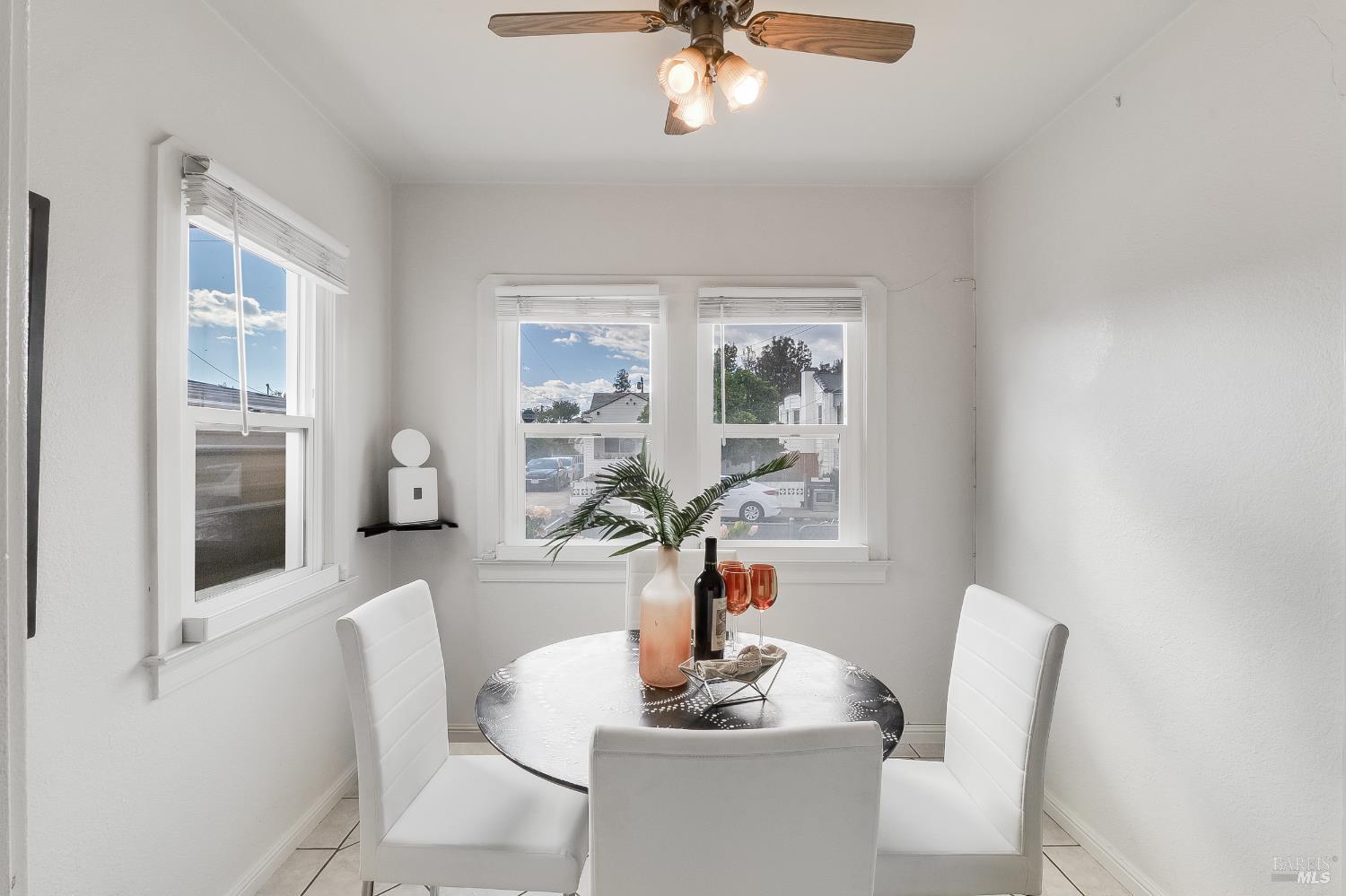 Detail Gallery Image 12 of 62 For 216 Phelan Ave, Vallejo,  CA 94590 - 3 Beds | 2 Baths