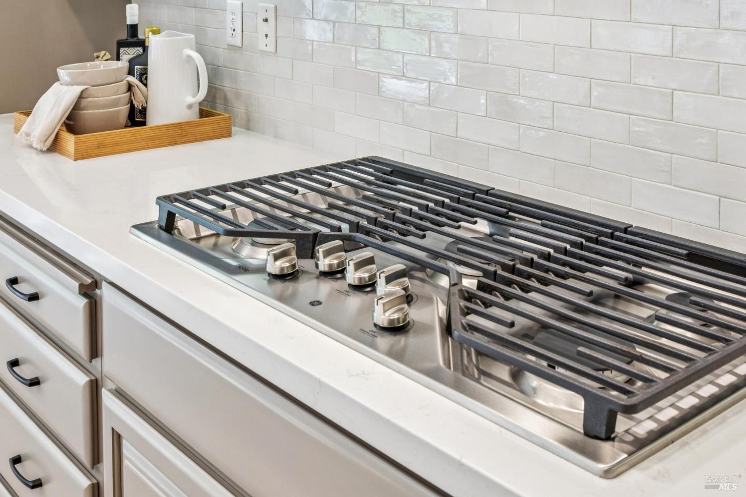 Detail Gallery Image 21 of 52 For 71 Oak Grove Dr, Novato,  CA 94949 - 4 Beds | 3/1 Baths