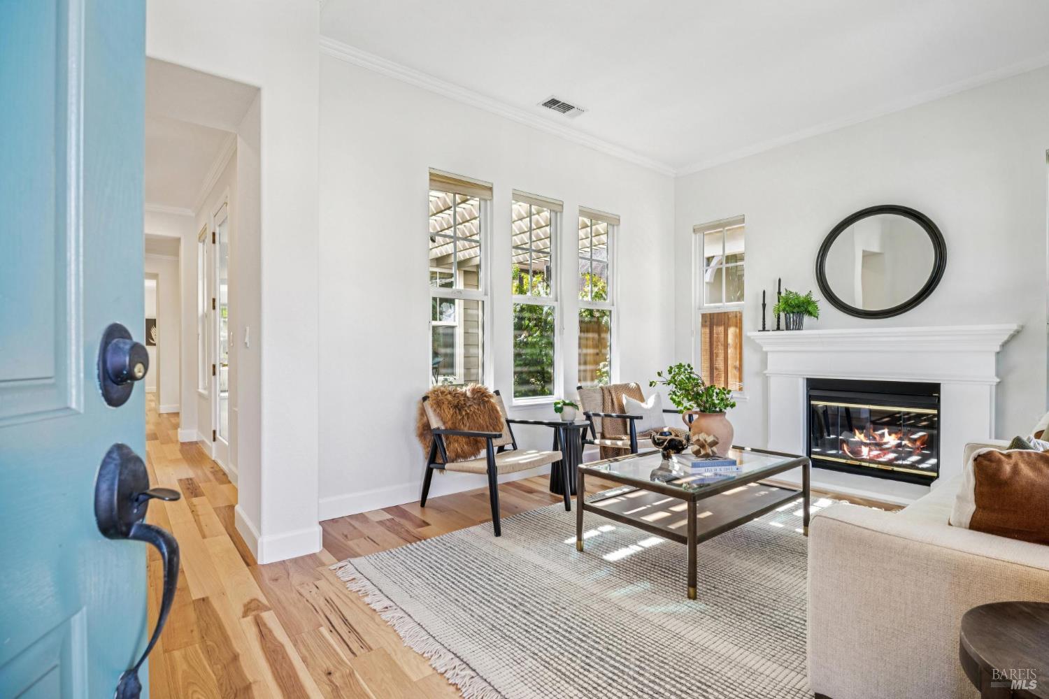 Detail Gallery Image 3 of 52 For 71 Oak Grove Dr, Novato,  CA 94949 - 4 Beds | 3/1 Baths