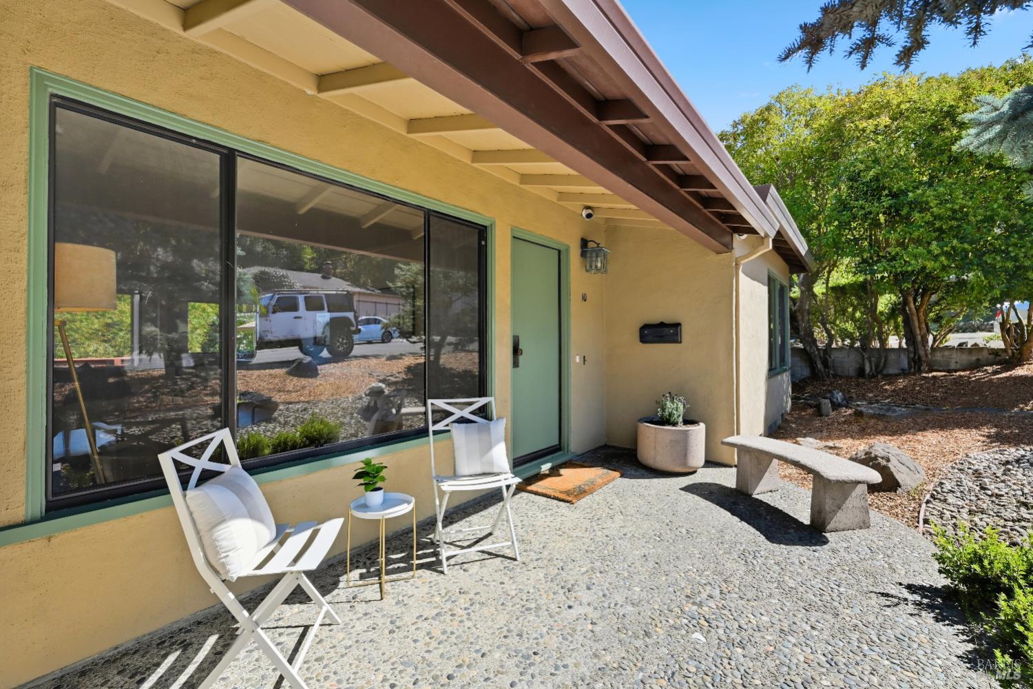 Detail Gallery Image 2 of 34 For 10 Hazel Ct, San Rafael,  CA 94901 - 3 Beds | 2 Baths